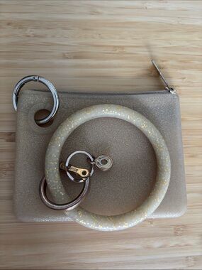 Oventure Big O ring Silicone key chain and Gold Glitter Wristlet Pouch